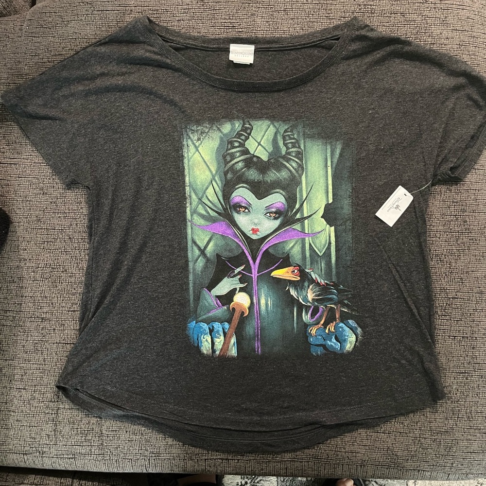 Disney Springs WonderGround Gallery Maleficent T-Shirt XL